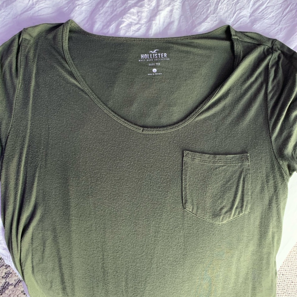 hollister green pocket tee